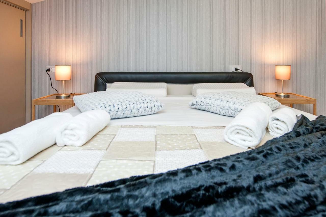 Lakovich Sea View Apartments Ровинь Экстерьер фото