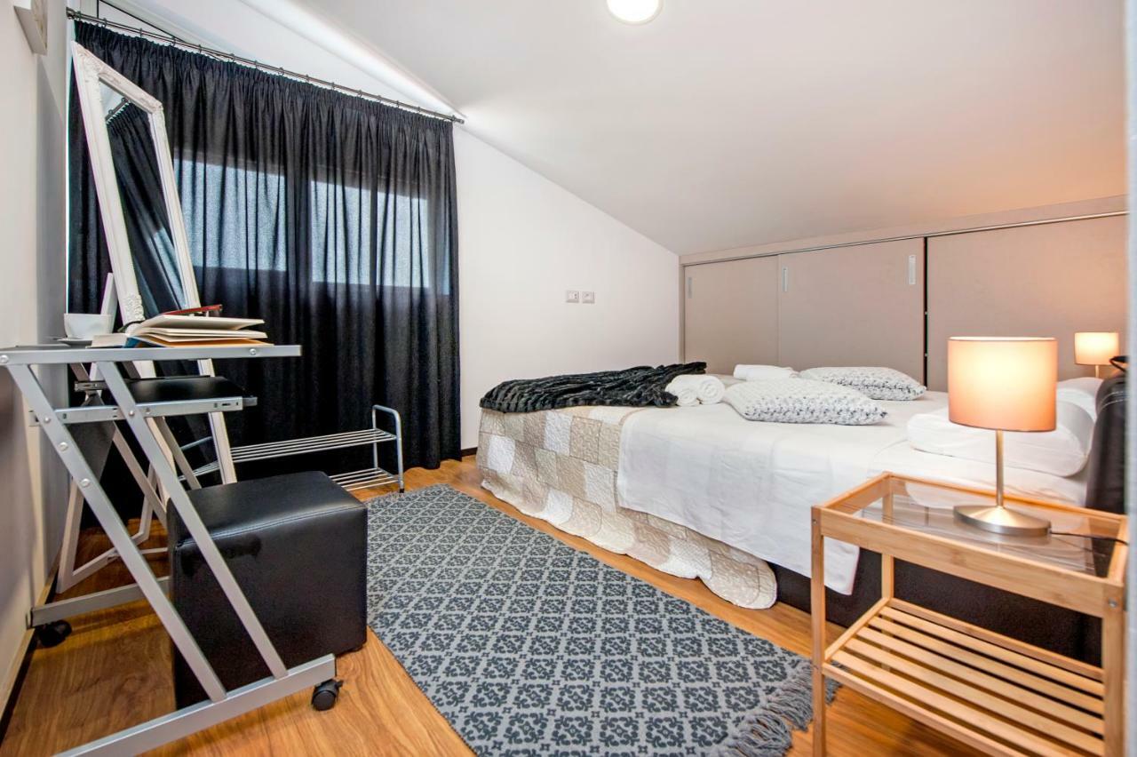 Lakovich Sea View Apartments Ровинь Экстерьер фото