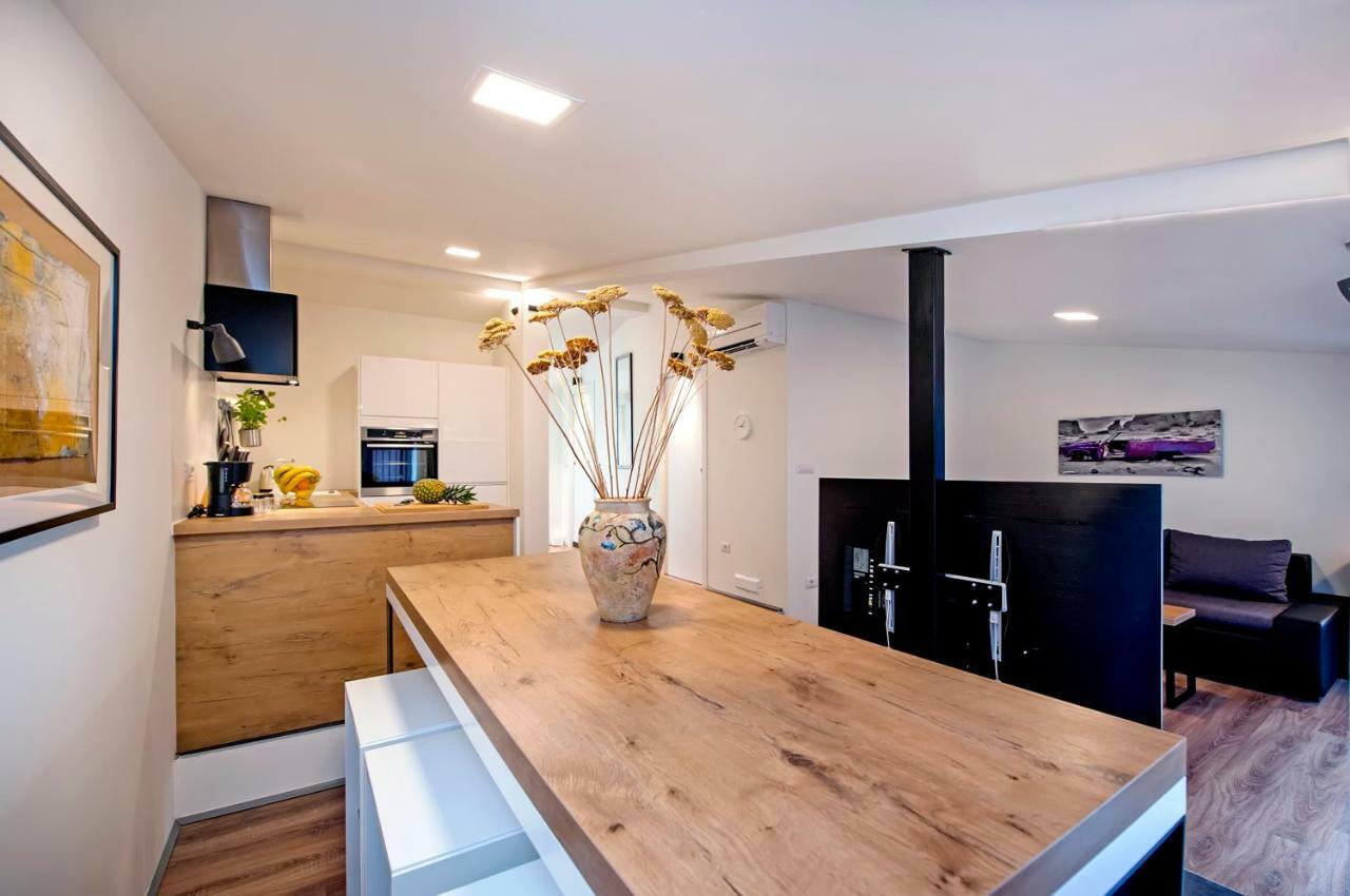 Lakovich Sea View Apartments Ровинь Экстерьер фото