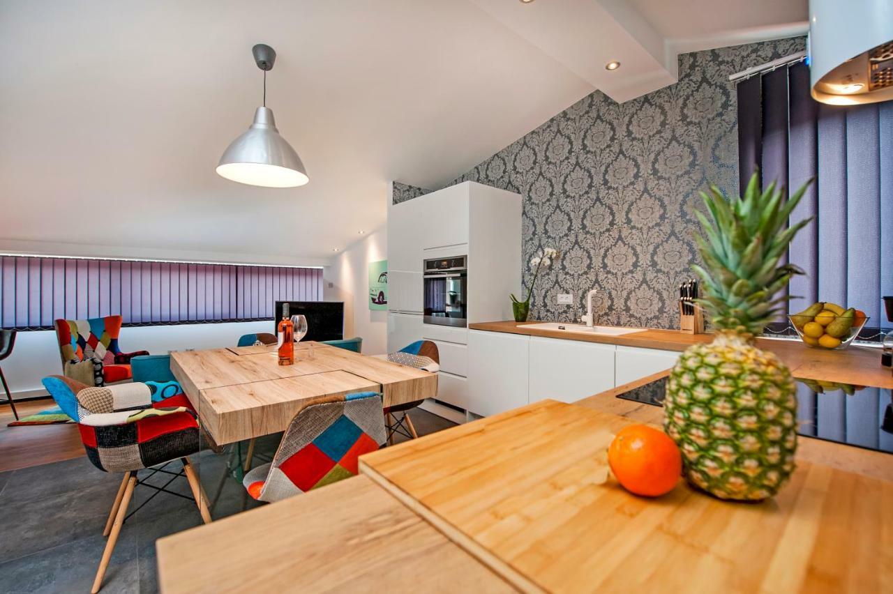 Lakovich Sea View Apartments Ровинь Экстерьер фото